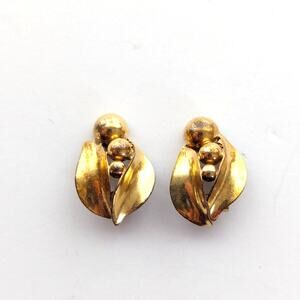Amerik Rare Gold Plated Art Nouveau Dainty Clip On Earrings